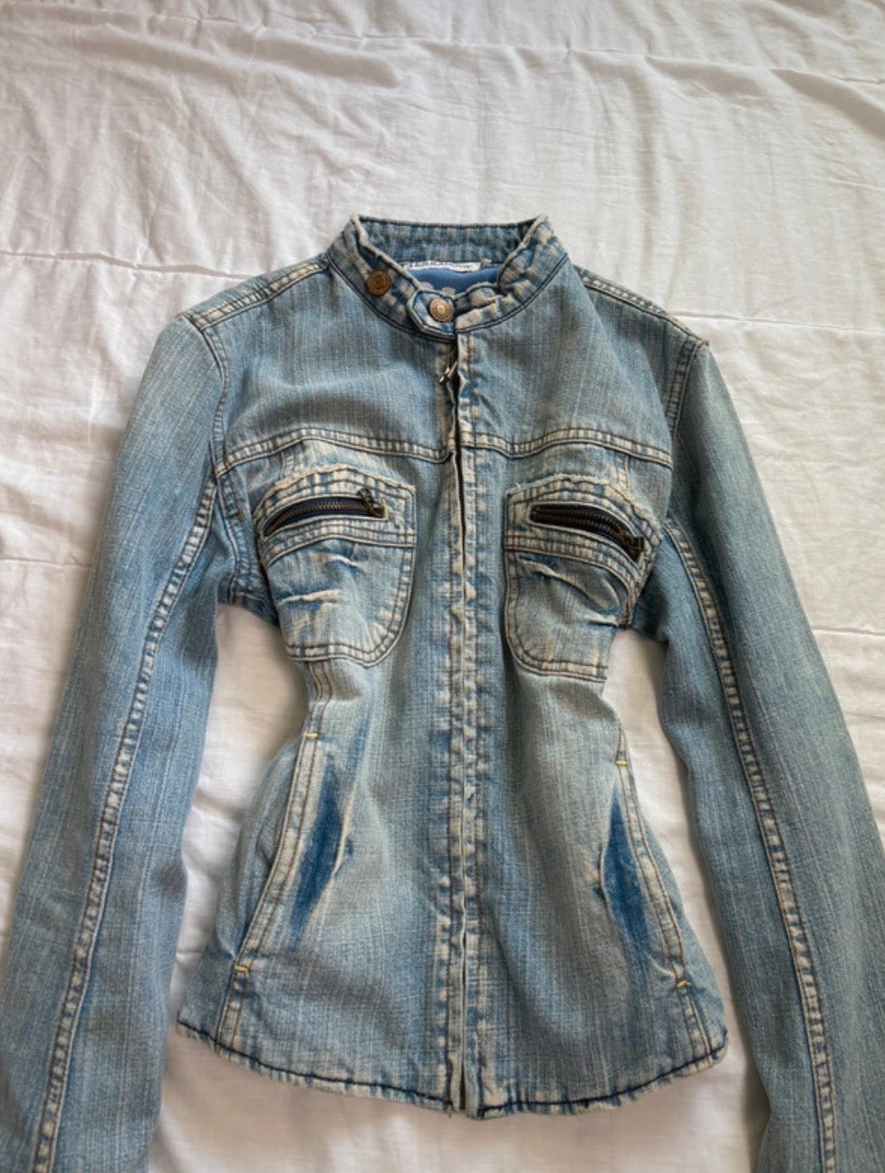 Y2K 2000s Vintage high collar denim diva archive Paris Hilton Pinterest style jacket zip up